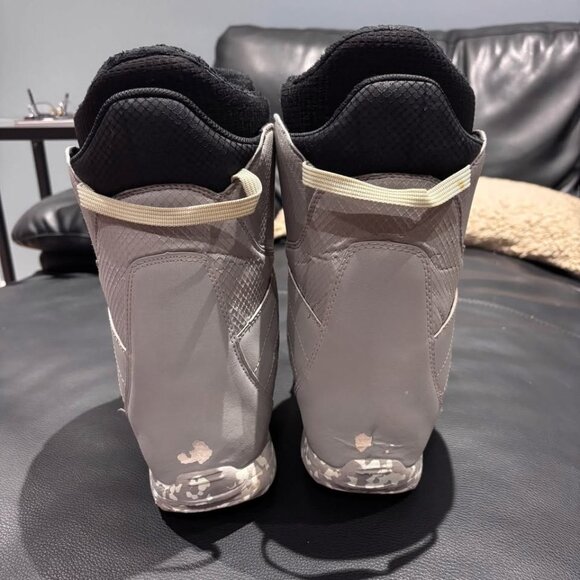 Burton Zipline BOA Youth Snowboard Boots Grey Sz 4 - Picture 5 of 10